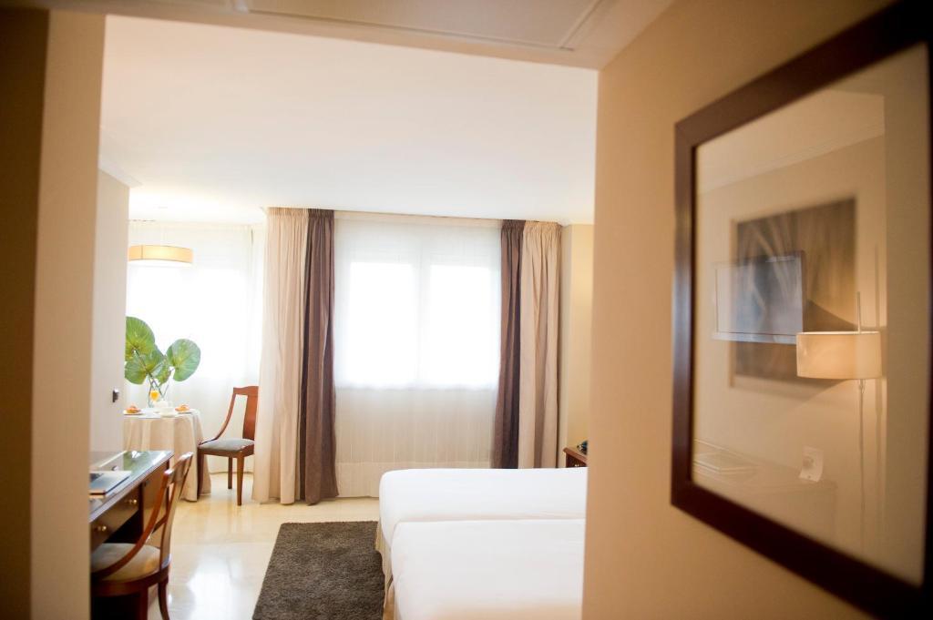 Hotel San Pedro Langreo Zimmer foto